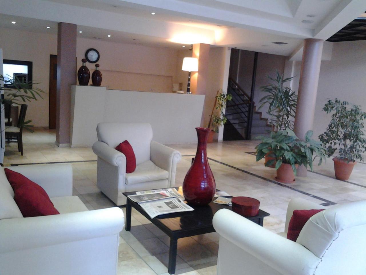 Hotel Lazaro Виля Мерседес Екстериор снимка