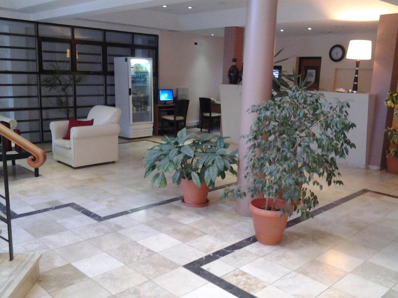 Hotel Lazaro Виля Мерседес Екстериор снимка
